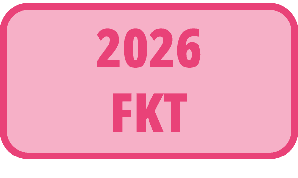 Rosa rechteckige Fl&auml;che mit der Aufschrift &bdquo;2026 FKT&ldquo; in gro&szlig;en, pinken Buchstaben.
